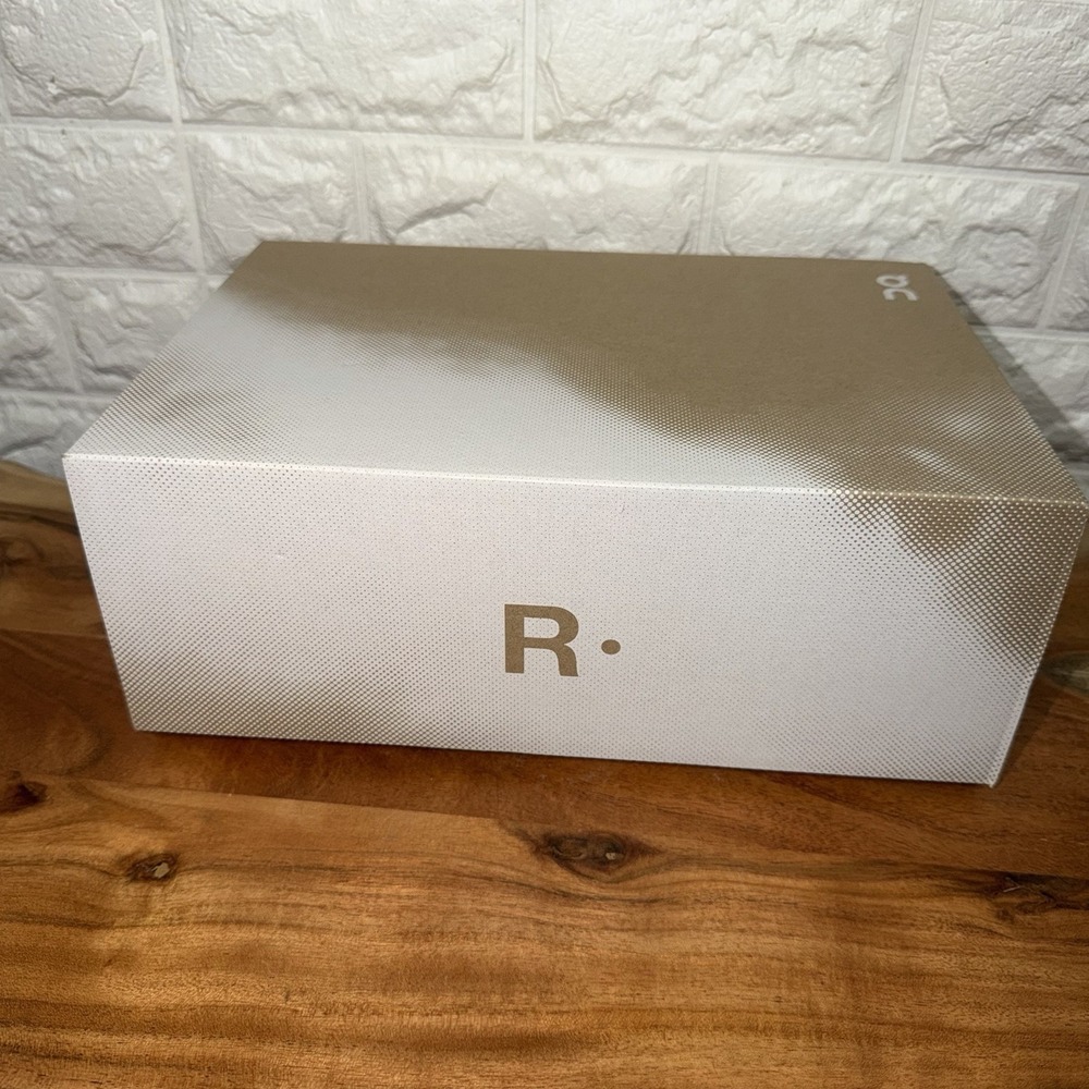 On Roger Clubhouse Mid Women 7.5 Black Olive CloudTec Speedboard Shoes NIB - Picture 9 of 9